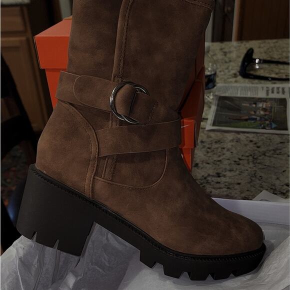 DOLCE VITA FAUX SHEARLING LINED LUG SOLE BOOT - Picture 1 of 5